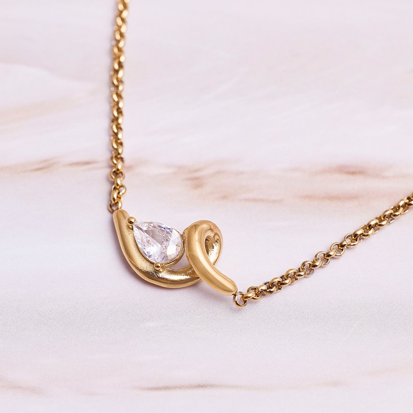 COLLAR ISIS